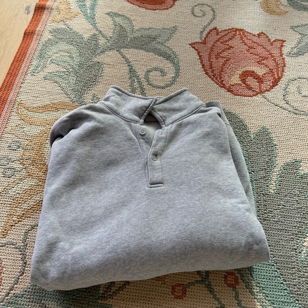 TNA Aritzia grey sweater/sweatshirt